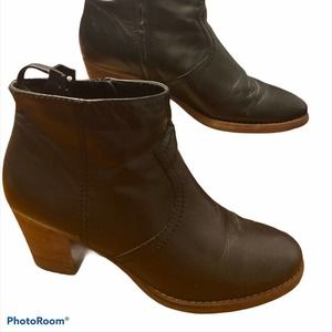 Crown Vintage Tabitha Bootie Heeled Ankle Zipper Boots Brown